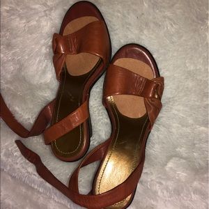 Leather wedge shoes